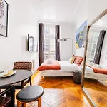 Luminous Studio Oasis Steps From The Louvre